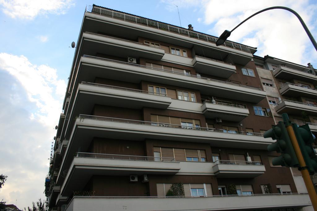 Lt Rooms Рим Екстериор снимка