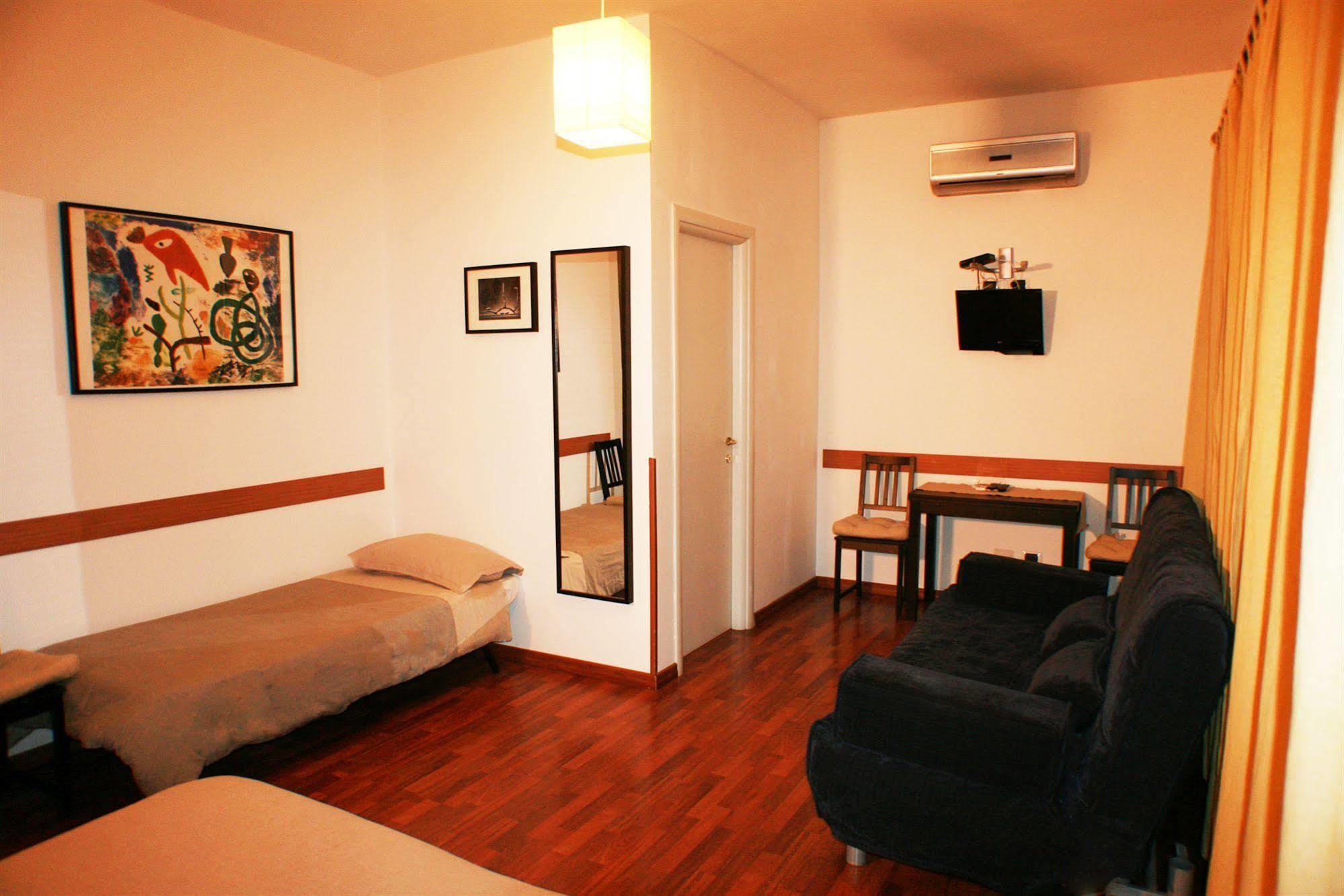 Lt Rooms Рим Екстериор снимка