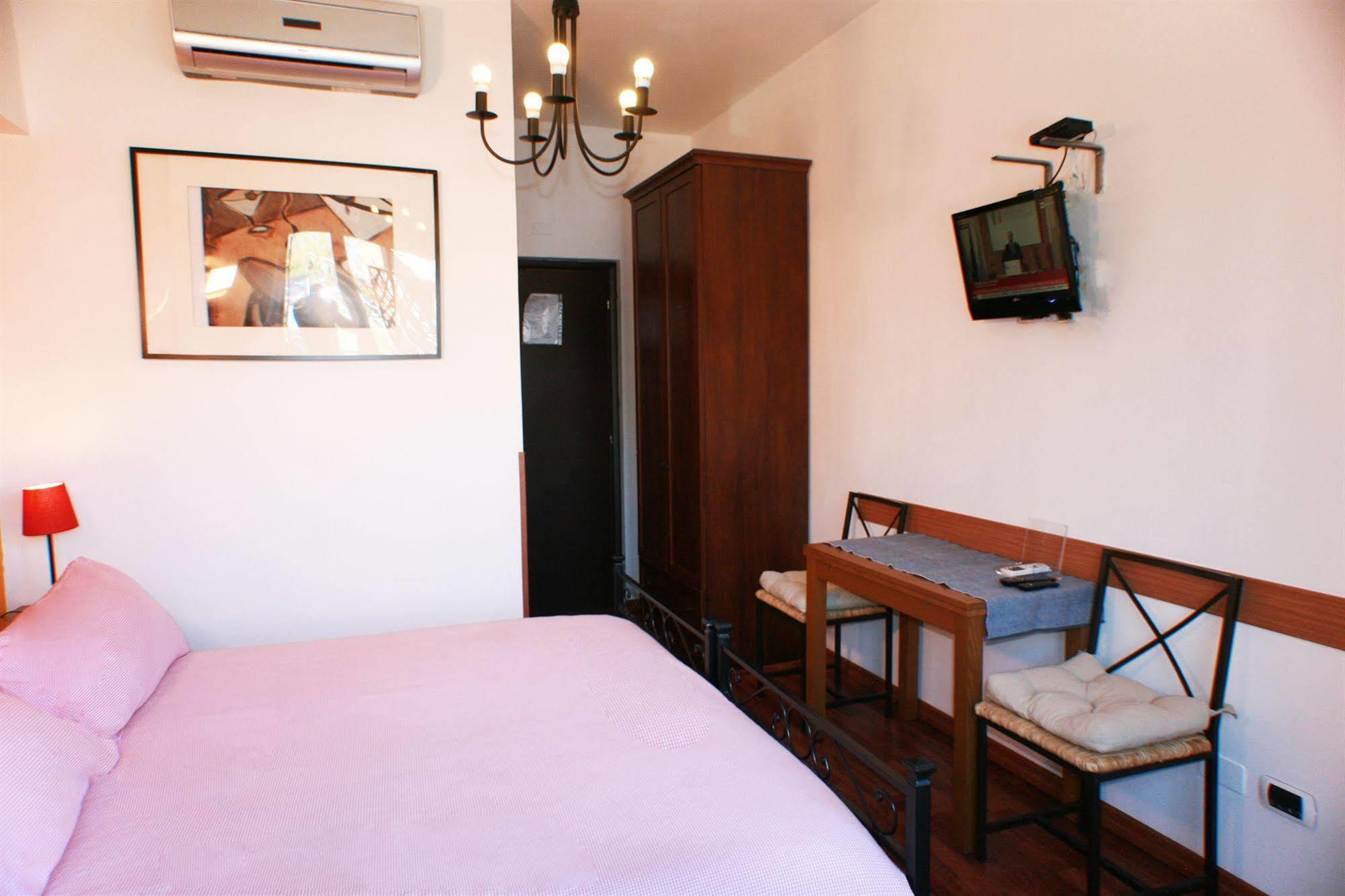 Lt Rooms Рим Екстериор снимка